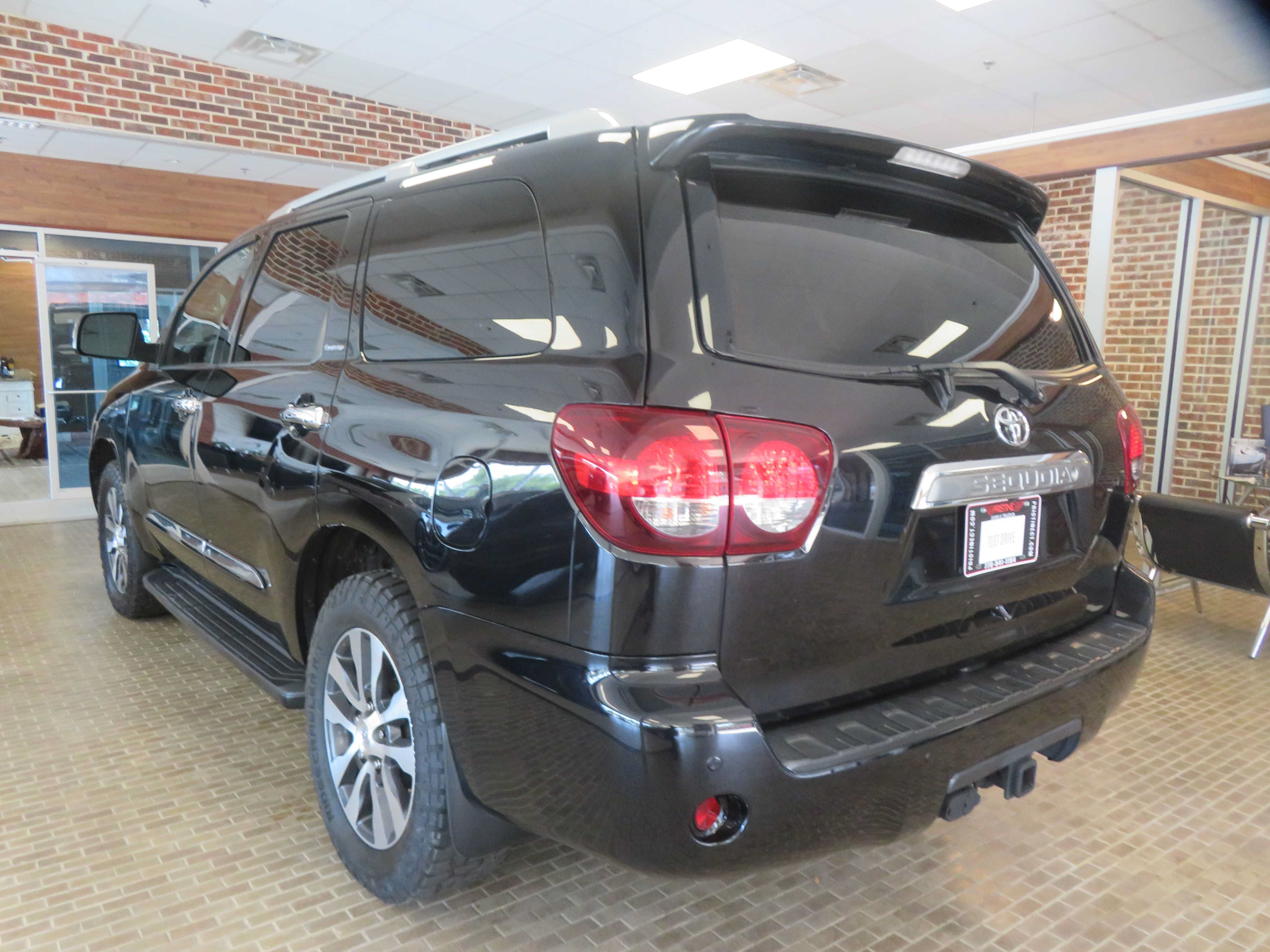Used 2018 Toyota Sequoia Limited w/ Safety & Convenience Package AWD/4WD image 6