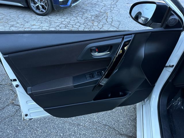 Used 2018 Toyota Corolla iM image 11