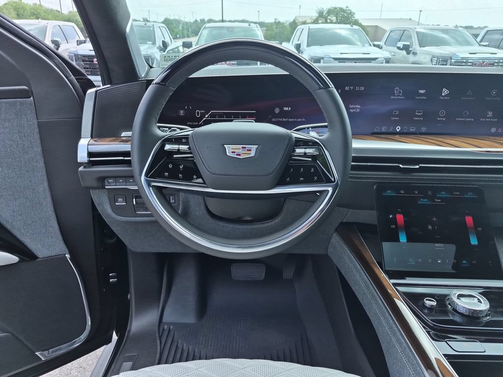 Certified 2026 Cadillac Escalade Platinum Sport w/ LPO, Floor Liner Package AWD/4WD image 38