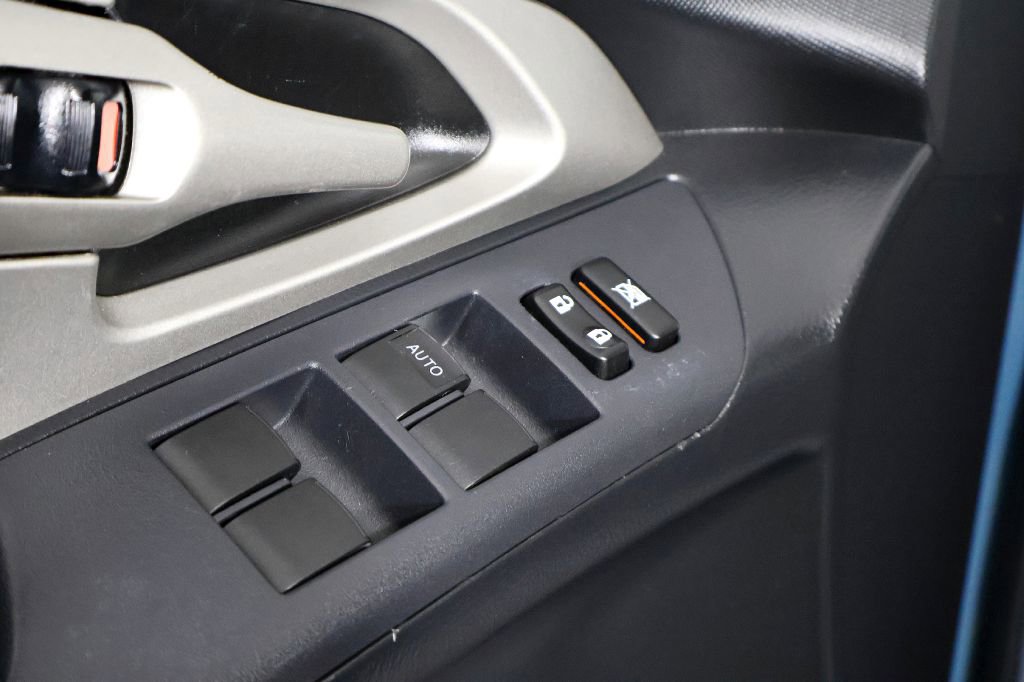 Used 2009 Pontiac Vibe AWD w/ Sun And Sound Package image 21