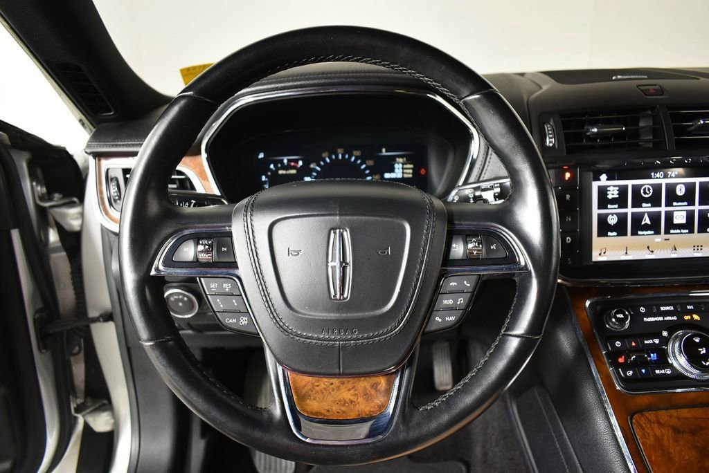 Used 2018 Lincoln Continental Reserve FWD image 36
