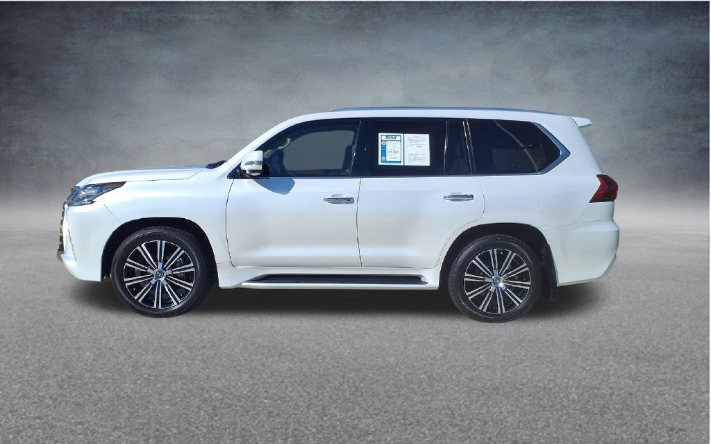 Used 2021 Lexus LX 570 4WD w/ Luxury Package image 4
