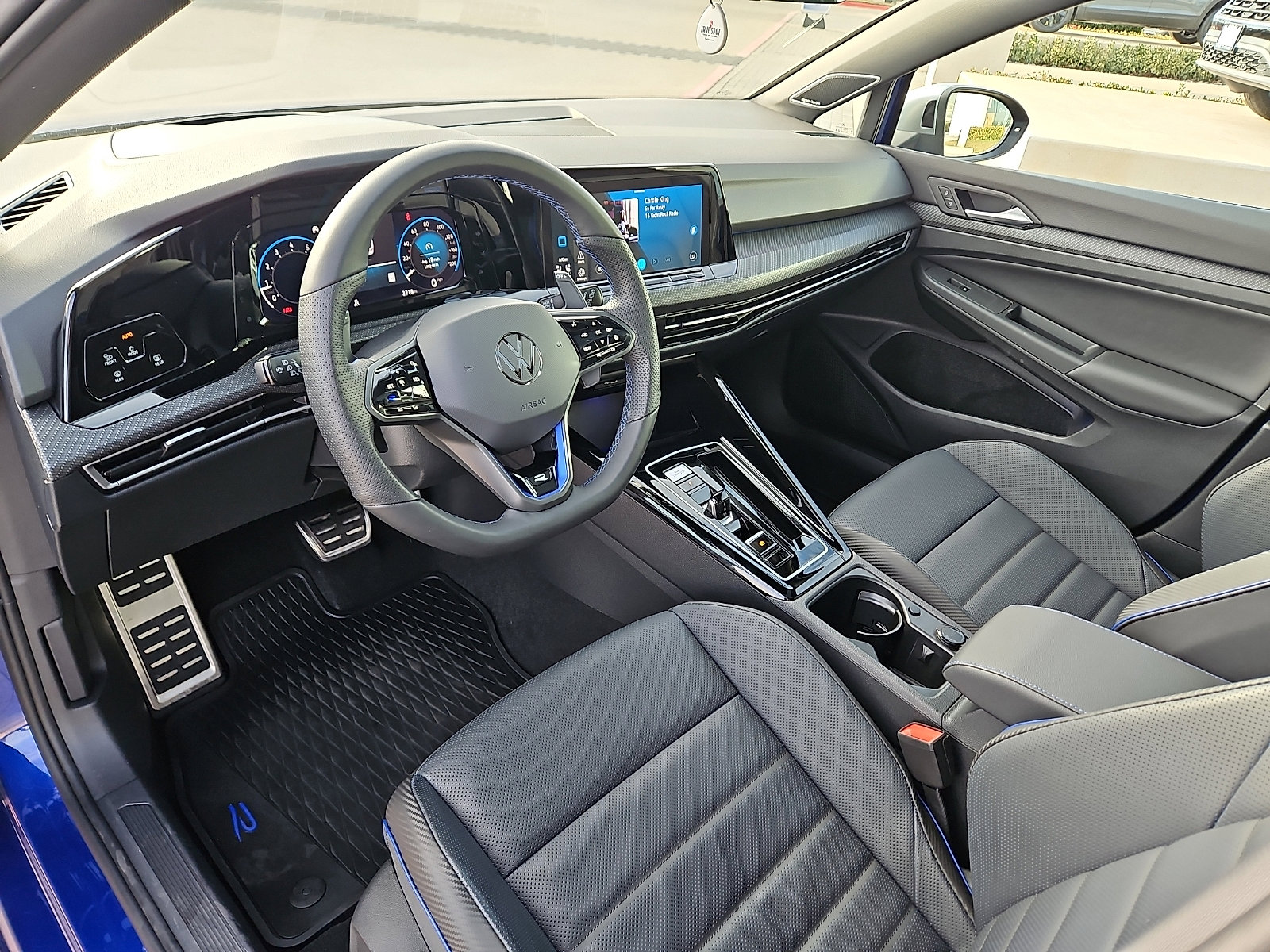 Used 2024 Volkswagen Golf R image 11