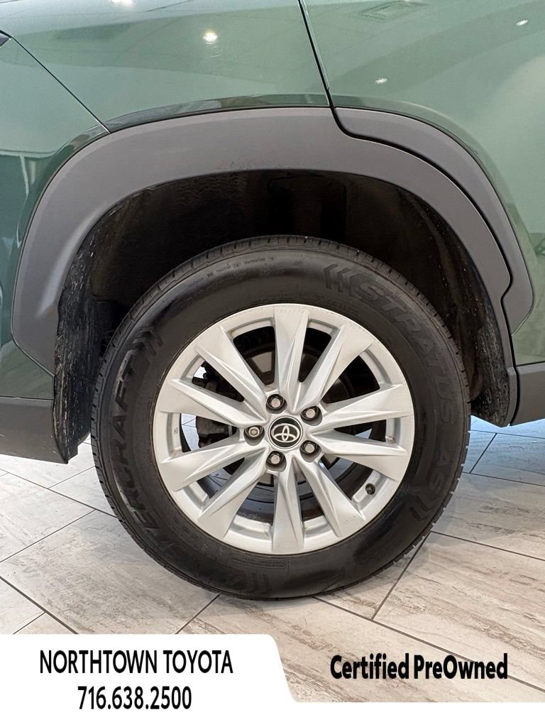 Used 2022 Toyota Corolla Cross LE w/ Moonroof Package AWD/4WD image 11