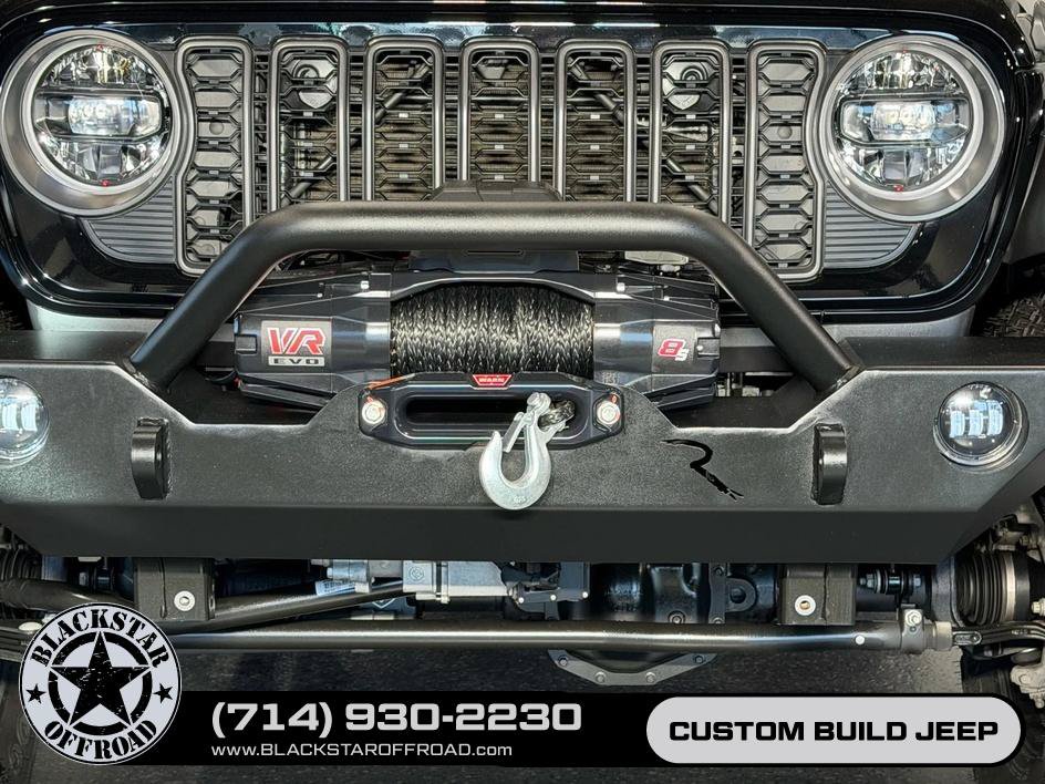 Used 2024 Jeep Wrangler Unlimited Rubicon AWD/4WD image 4