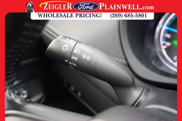 Used 2022 Toyota Venza LE image 25
