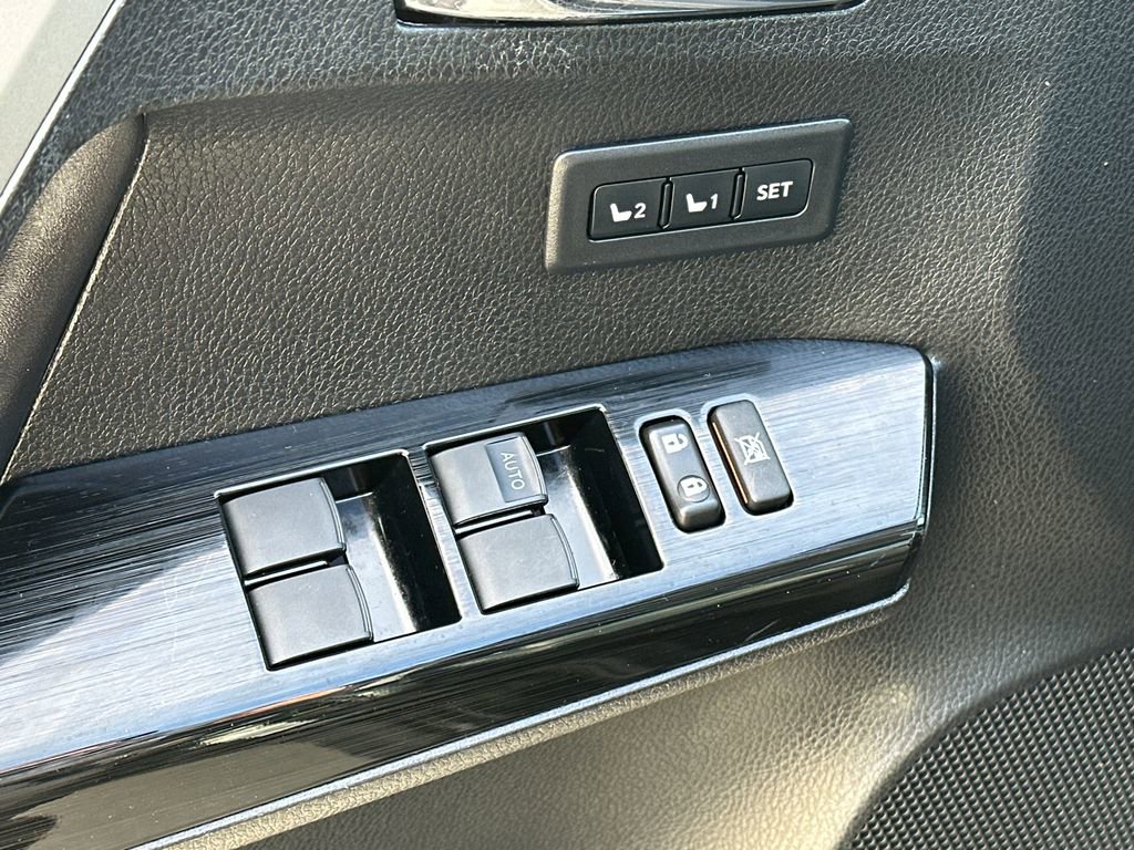 Used 2018 Toyota RAV4 Limited w/ All Weather Liner Package image 18