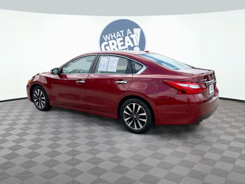 Used 2017 Nissan Altima 2.5 SL w/ Moonroof Package image 8