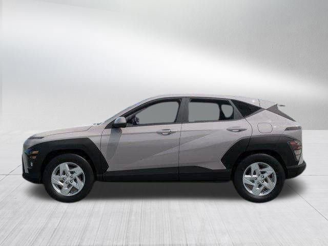 New 2025 Hyundai Kona SE image 3