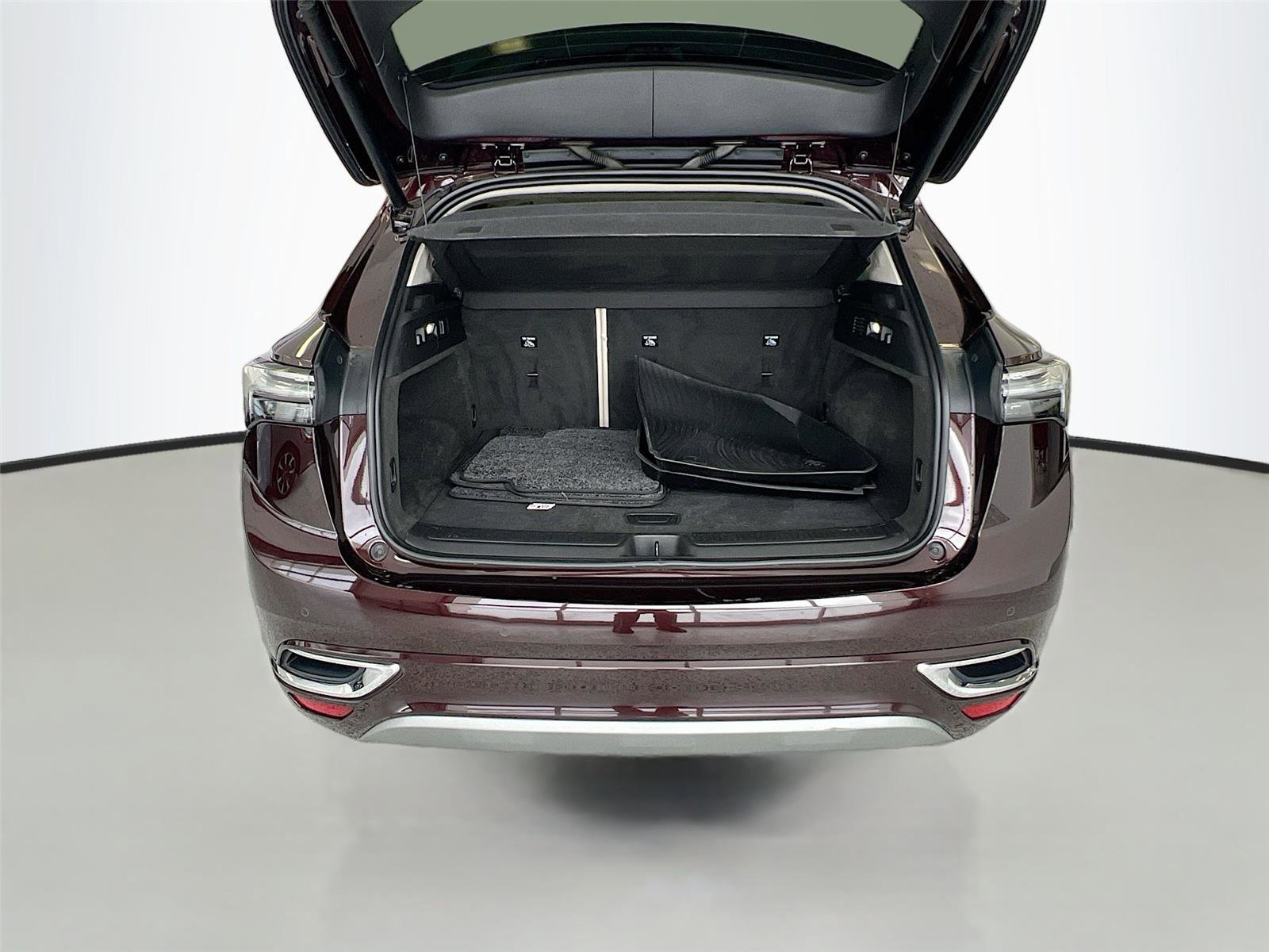 Used 2022 Buick Envision Avenir w/ Technology Package II image 26