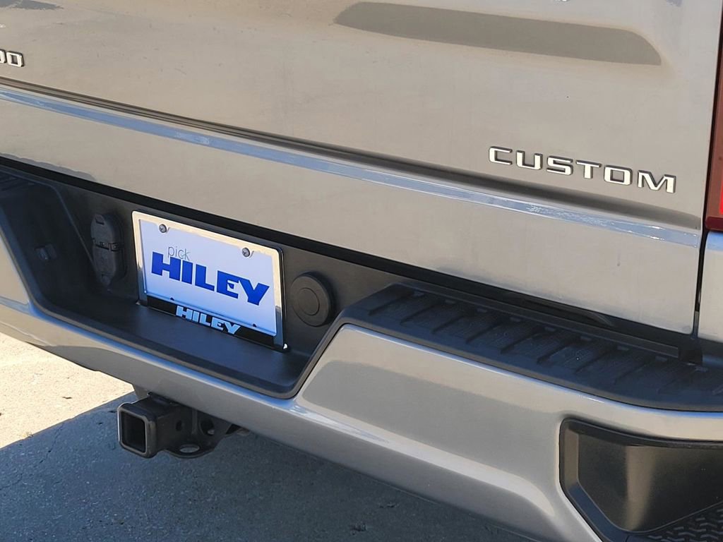 Used 2023 Chevrolet Silverado 1500 Custom image 5