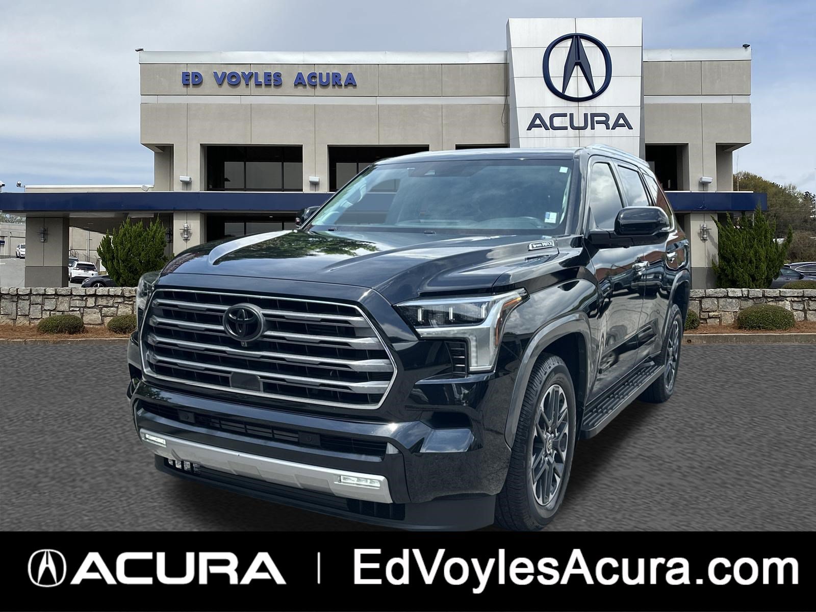 Used 2024 Toyota Sequoia Limited w/ Tow Technology Package AWD/4WD video 1