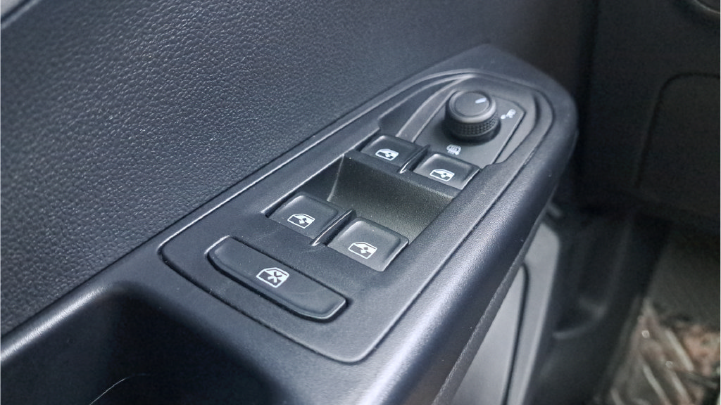 Used 2023 Volkswagen Taos SE AWD/4WD image 14