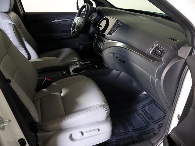 Used 2023 Honda Passport EX-L image 32