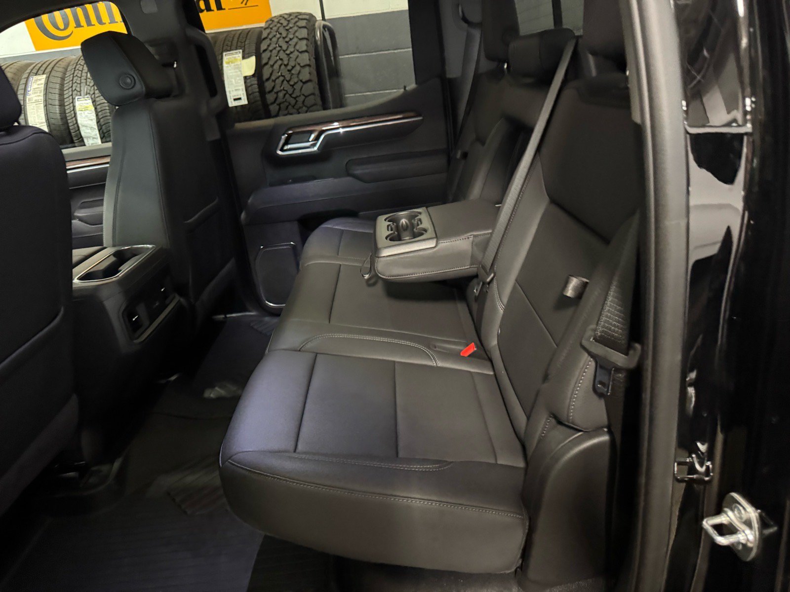 Used 2025 Chevrolet Silverado 1500 LT Trail Boss w/ Convenience Package II AWD/4WD image 10