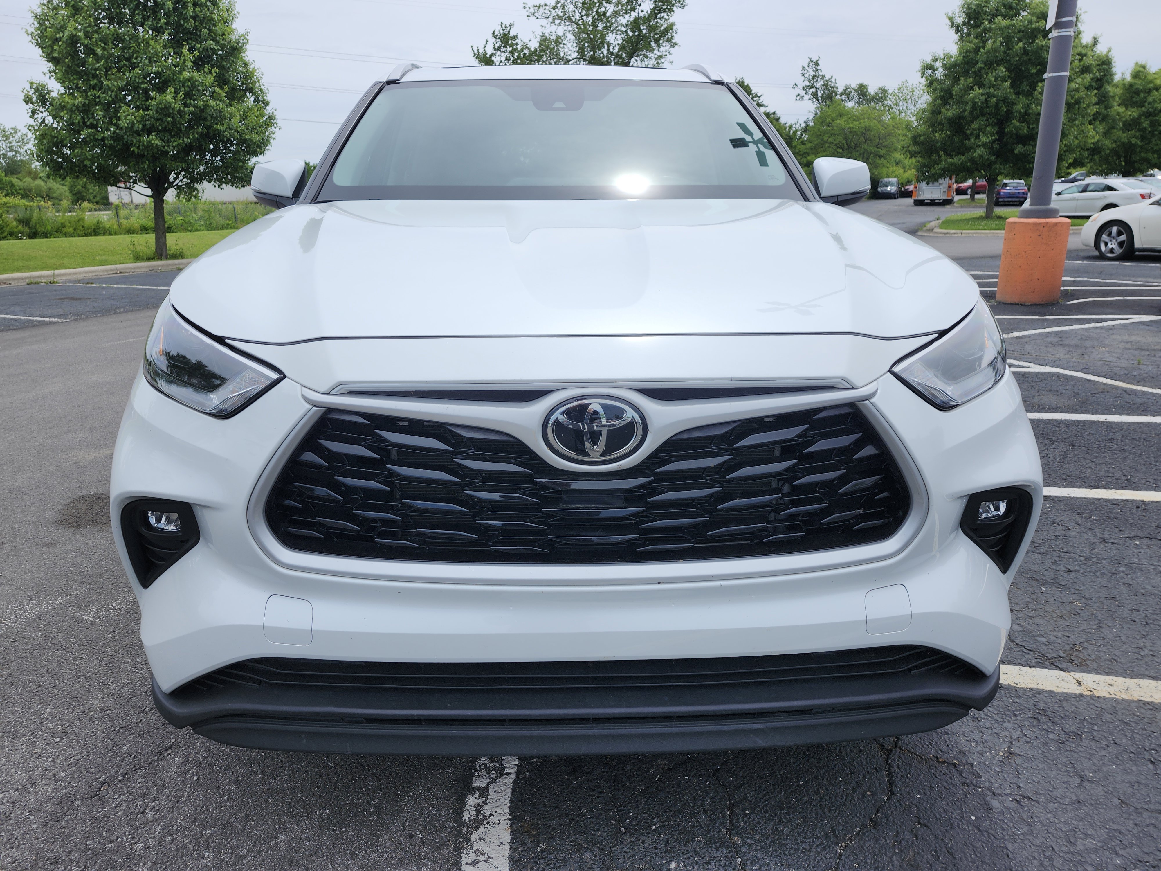 Used 2023 Toyota Highlander XLE FWD image 14