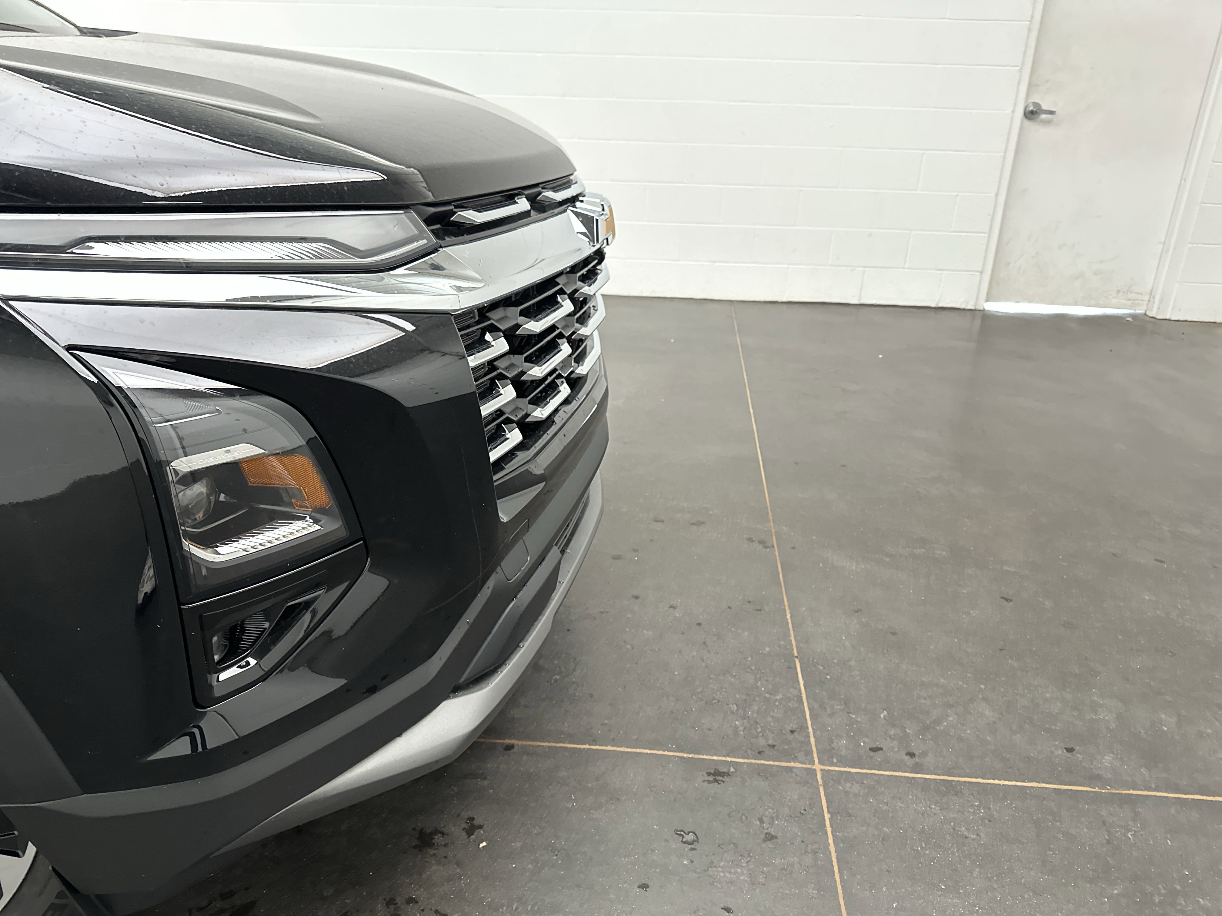 New 2026 Chevrolet Equinox LT w/ Safety and Technology Package image 2