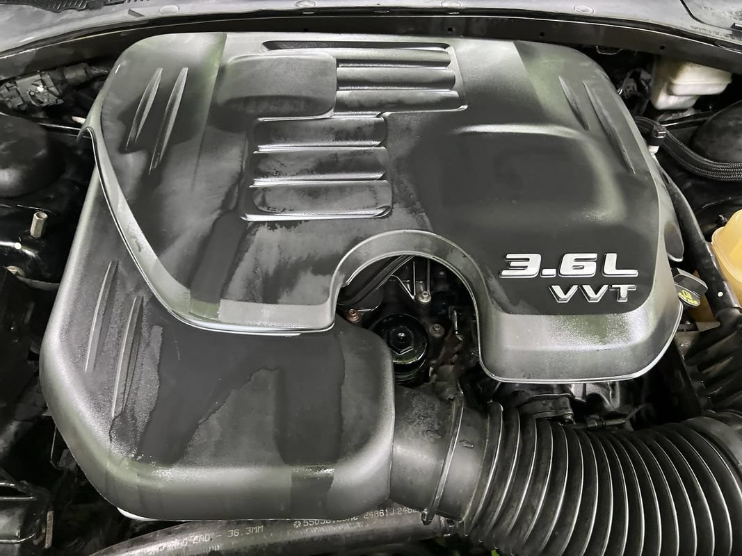 Used 2013 Dodge Charger SXT RWD image 16