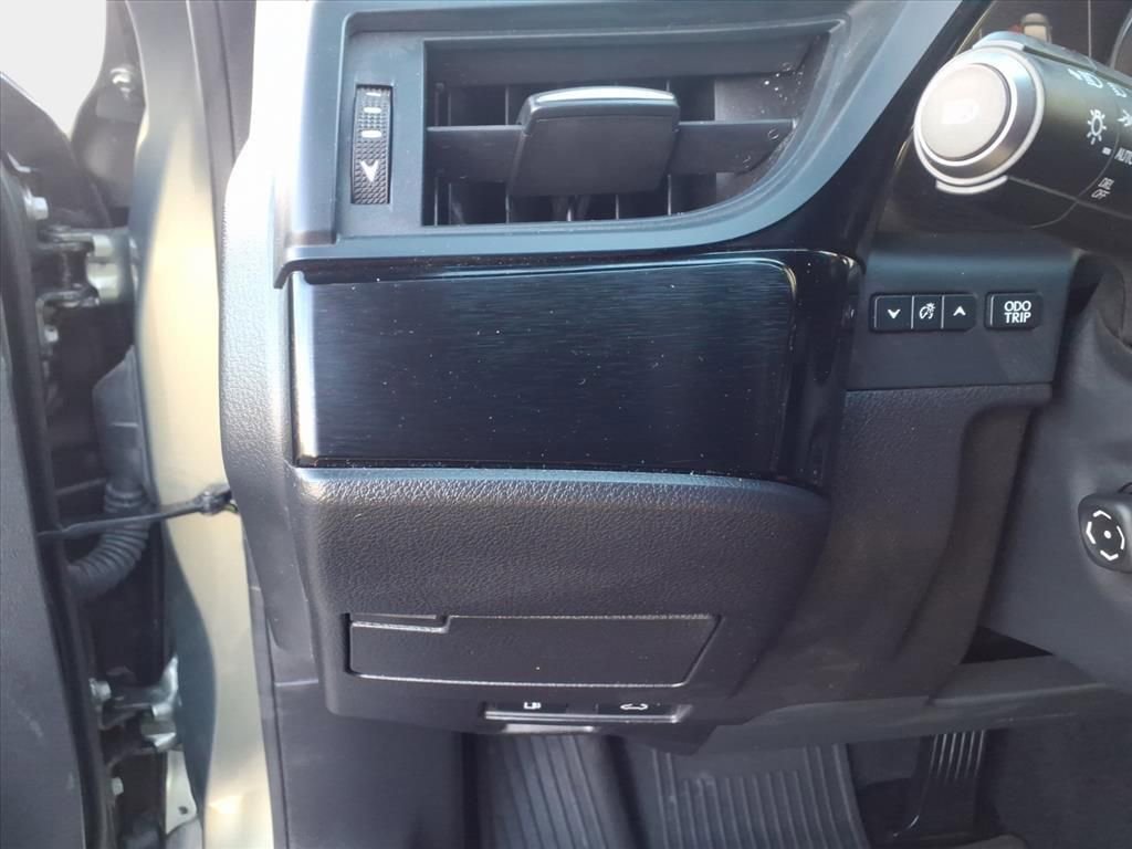 Used 2024 Lexus ES 300h w/ Premium Package image 23