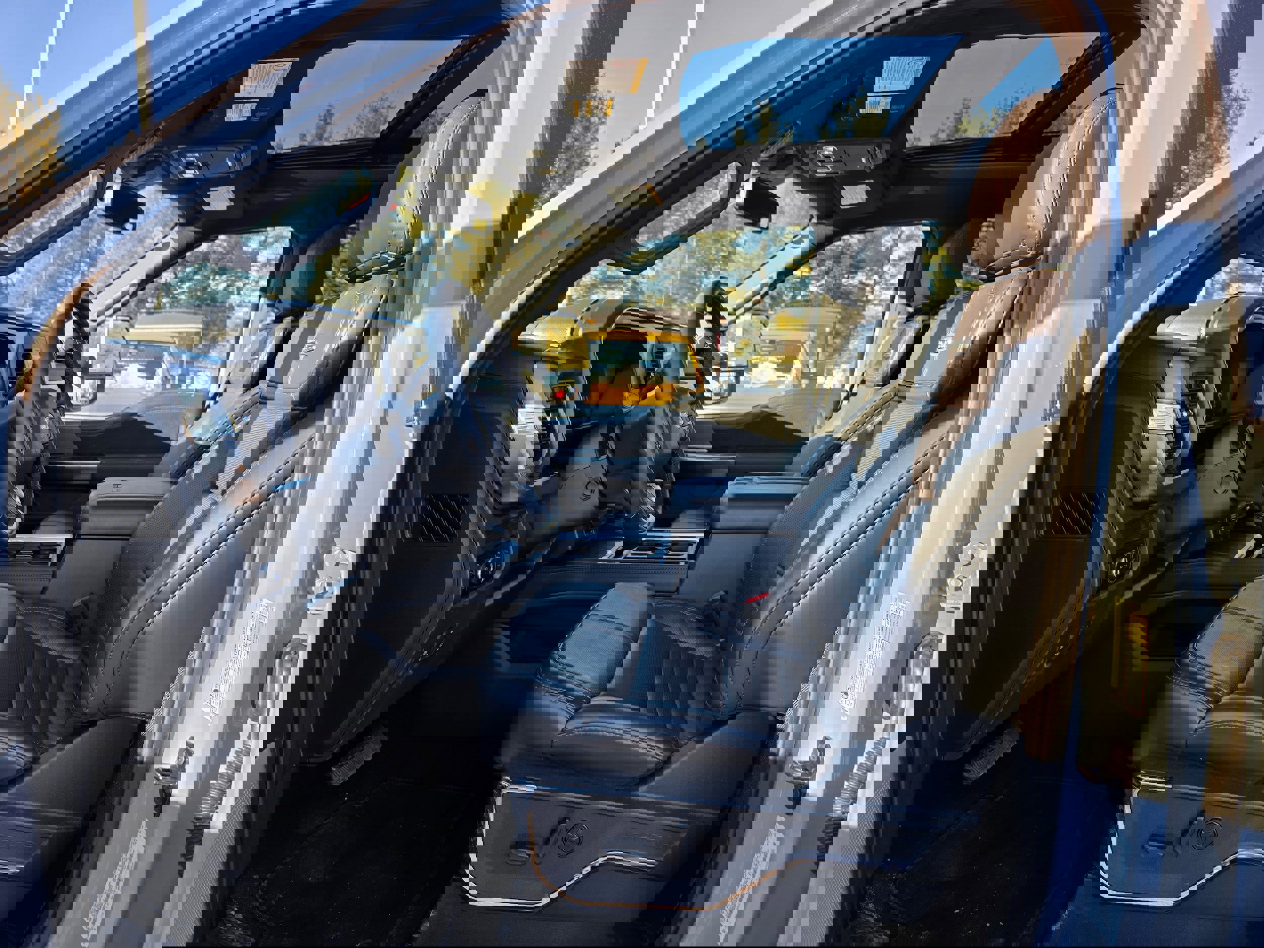 Certified 2025 Ford F250 Platinum image 19