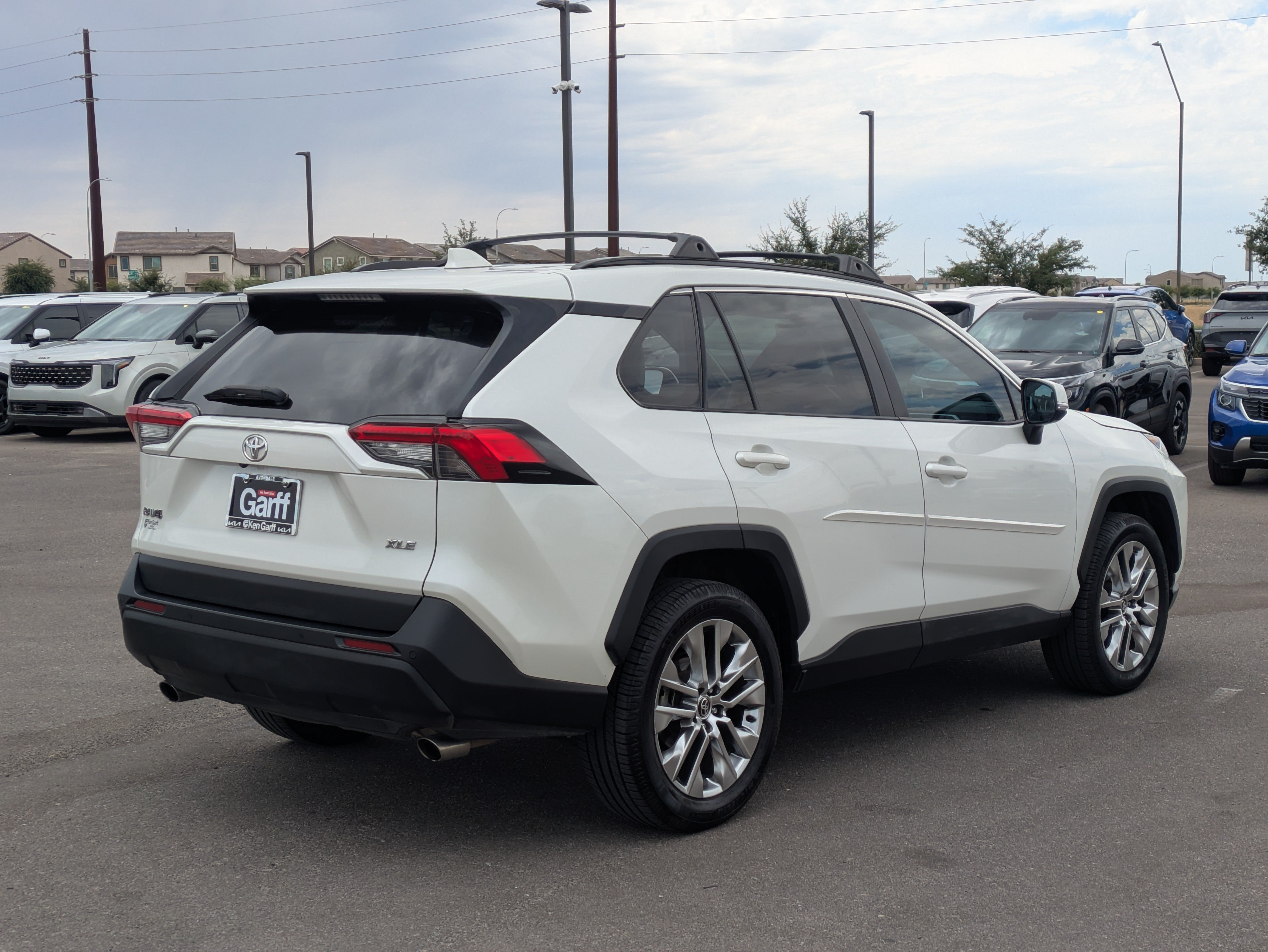 Used 2021 Toyota RAV4 XLE Premium FWD image 5