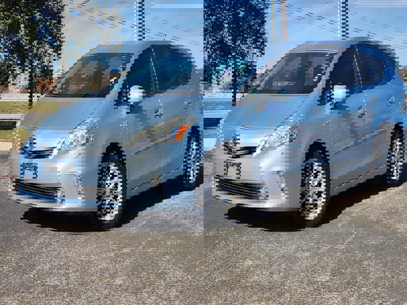 Used 2014 Toyota Prius V Five image 1