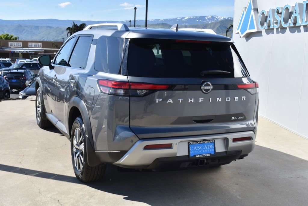 Used 2025 Nissan Pathfinder SL AWD/4WD image 6