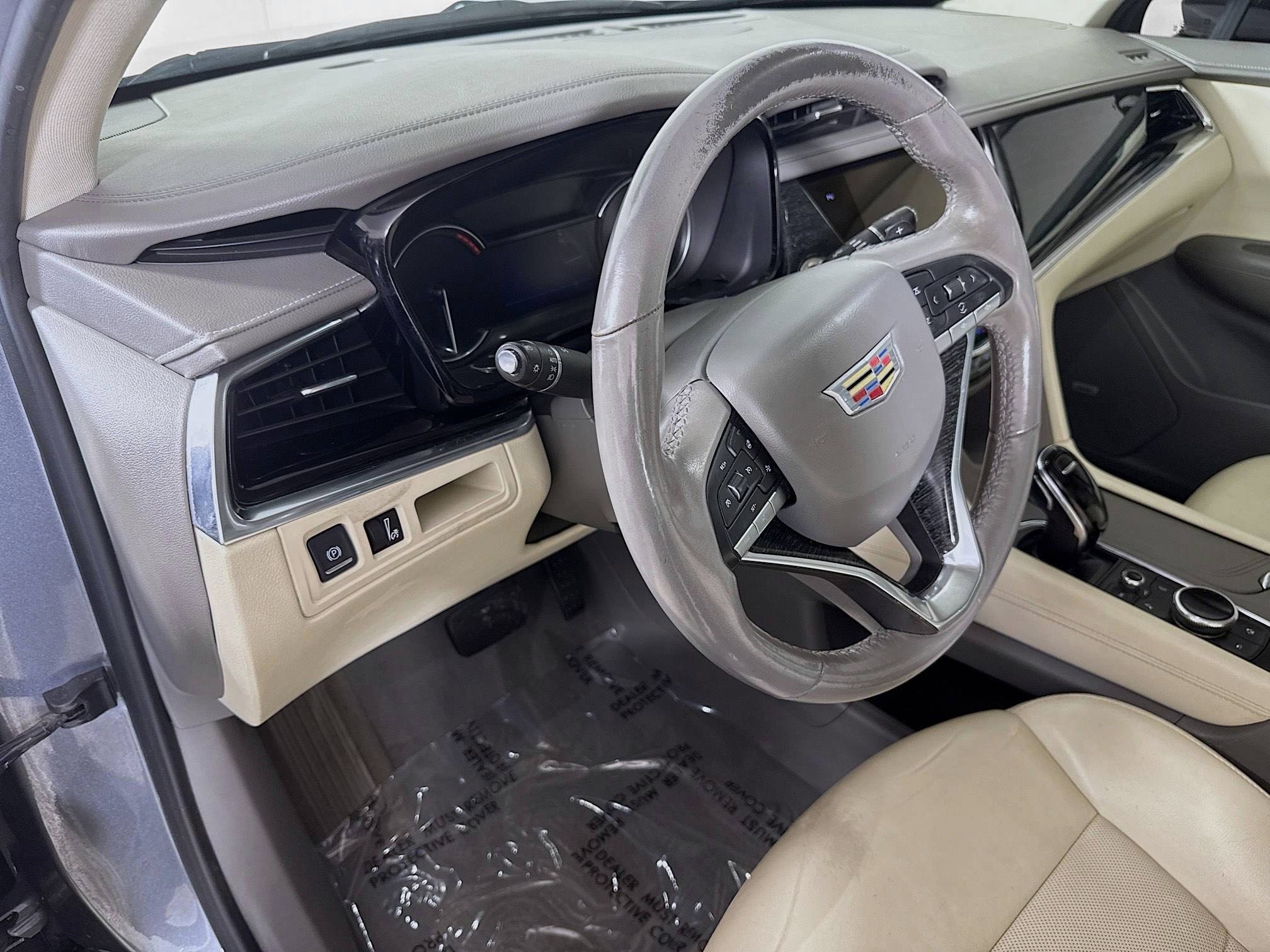Used 2022 Cadillac XT6 Premium Luxury FWD image 21