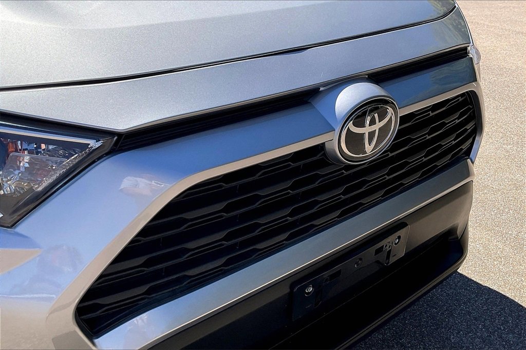 Used 2019 Toyota RAV4 XLE image 30