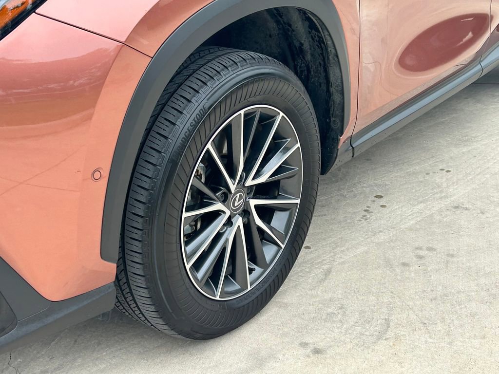 Used 2025 Lexus NX 350h AWD w/ Accessory Package (2T) image 9