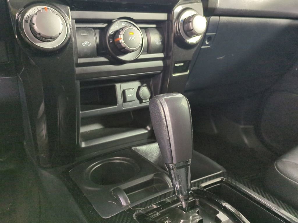 Used 2020 Toyota 4Runner Venture w/ Moonroof Package image 21