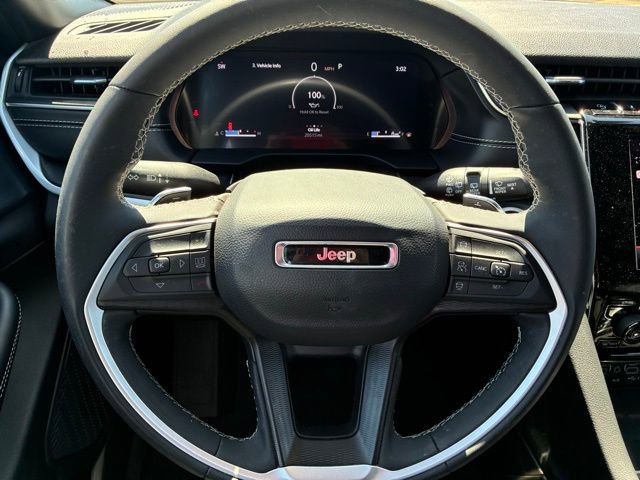 Used 2024 Jeep Grand Cherokee Altitude AWD/4WD image 12