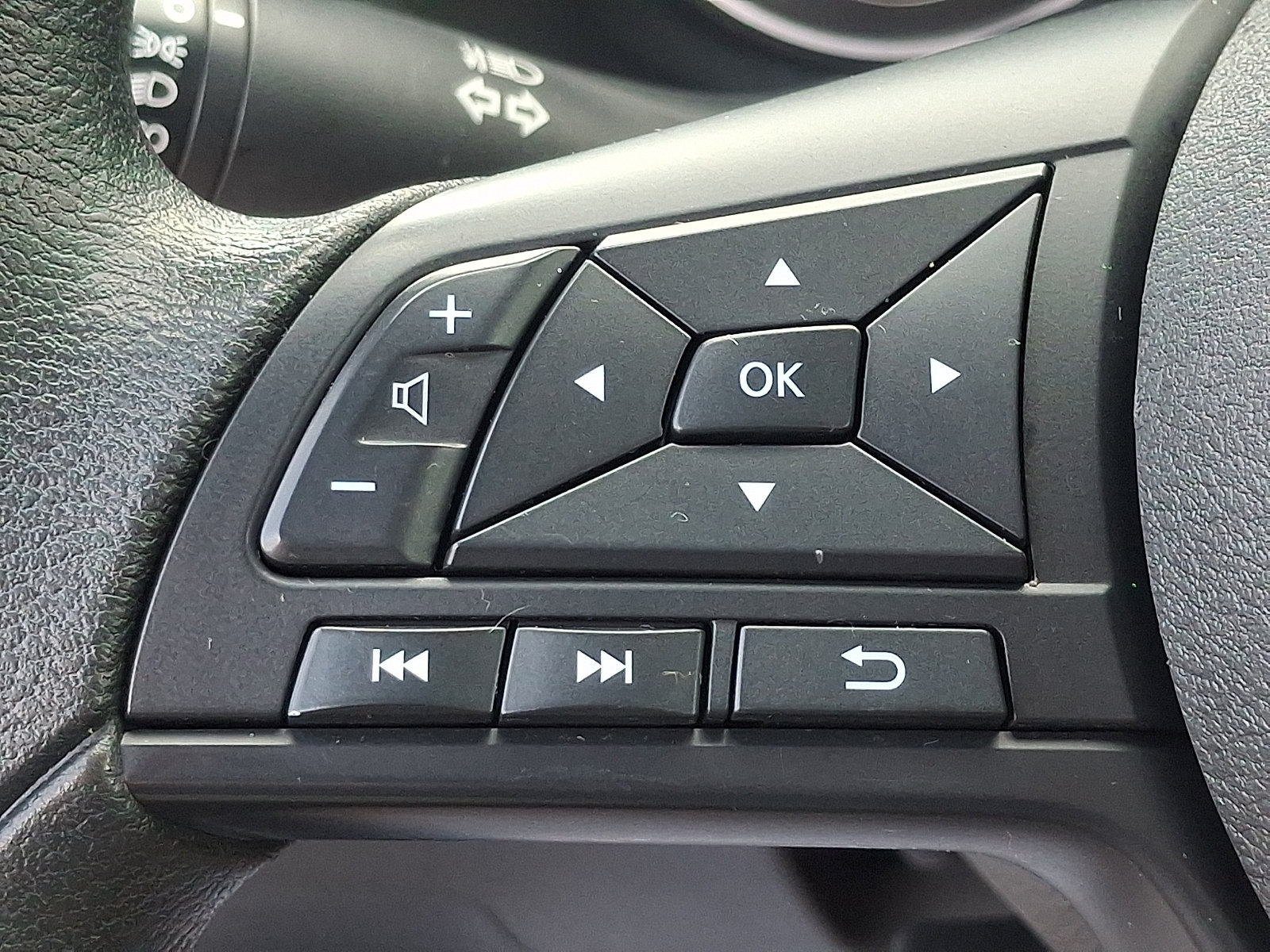 Used 2024 Nissan Sentra S FWD image 25