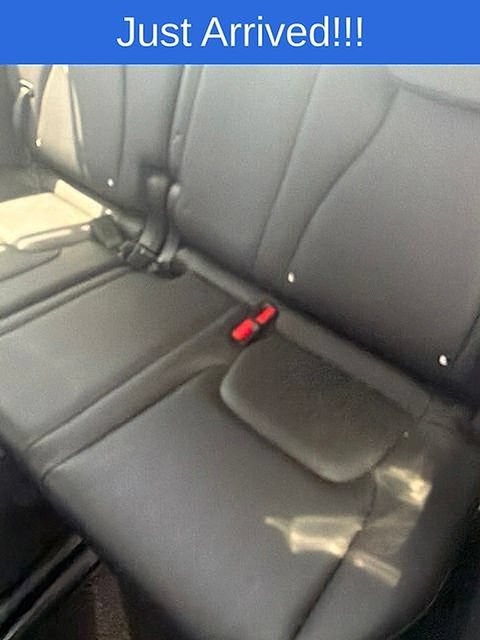 Used 2024 Kia Carnival EX FWD image 13