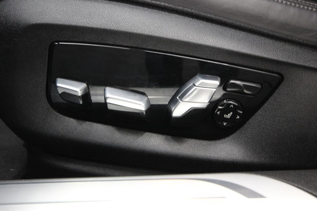 Used 2022 BMW 740i xDrive w/ Premium Package AWD/4WD image 17