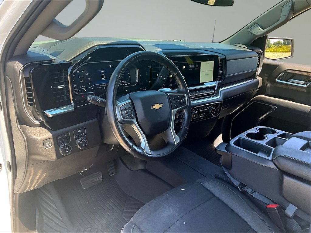 Used 2022 Chevrolet Silverado 1500 LT AWD/4WD image 19