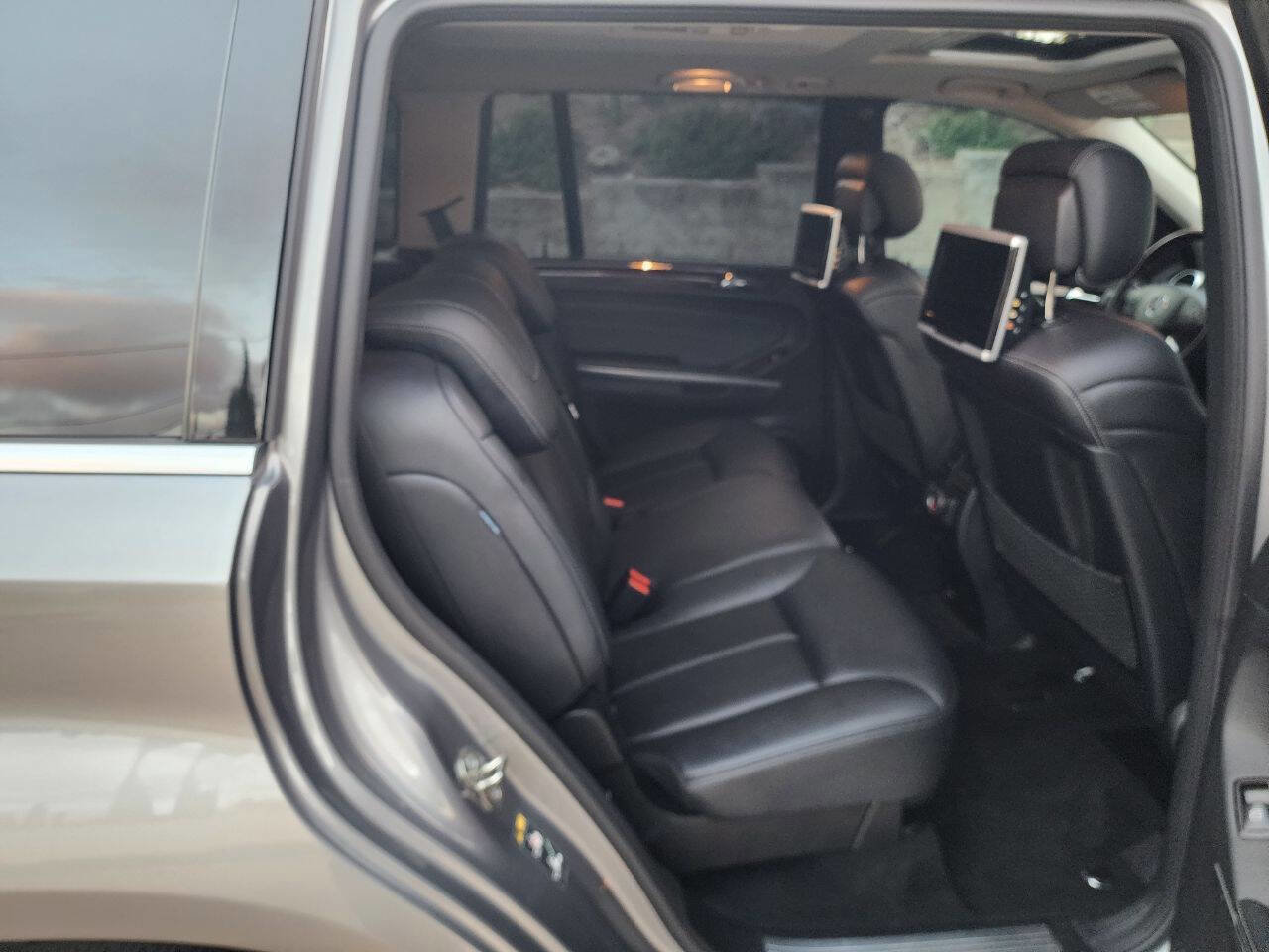 Used 2012 Mercedes-Benz GL 450 4MATIC image 17