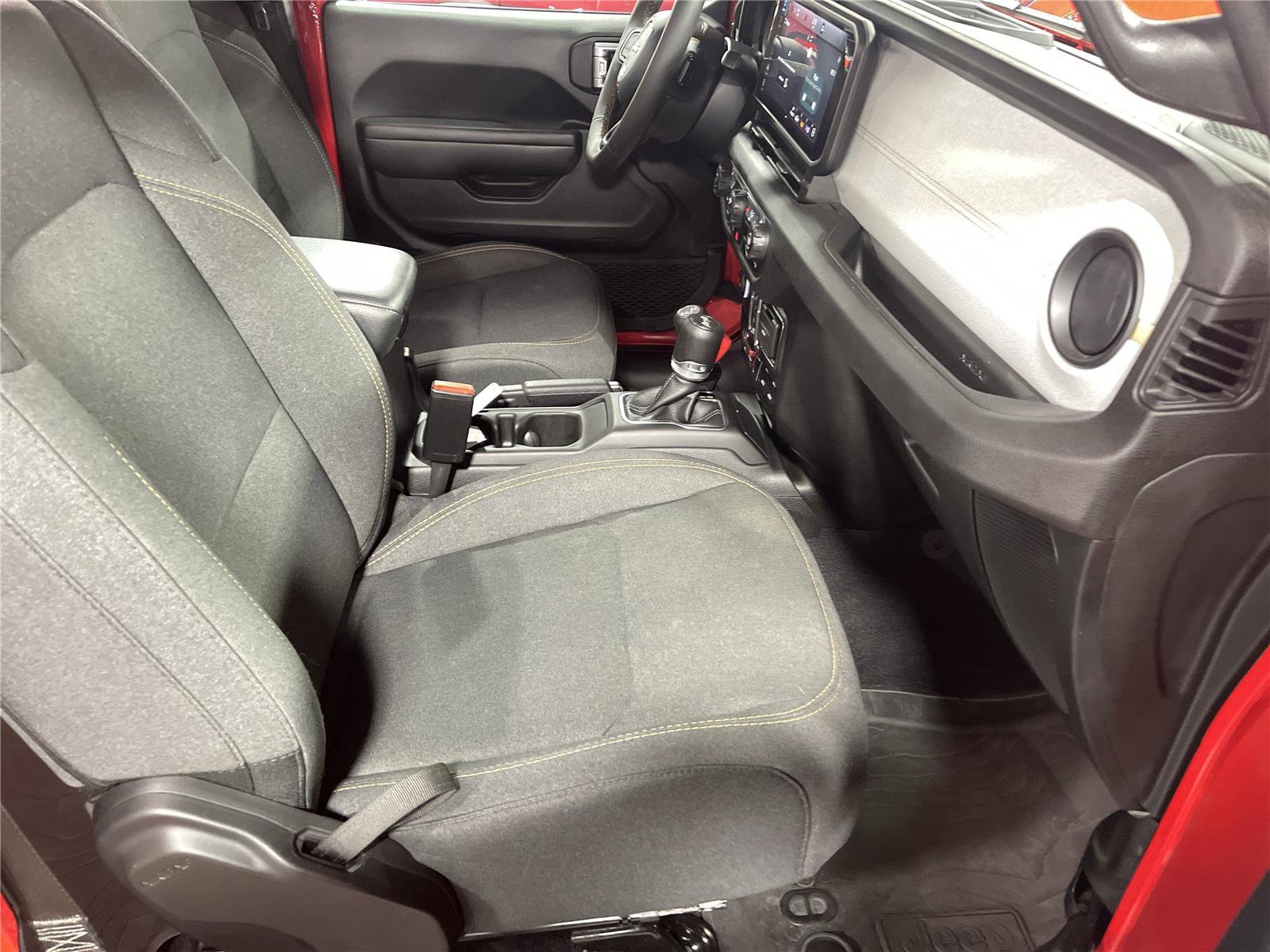 Used 2024 Jeep Wrangler Willys image 12