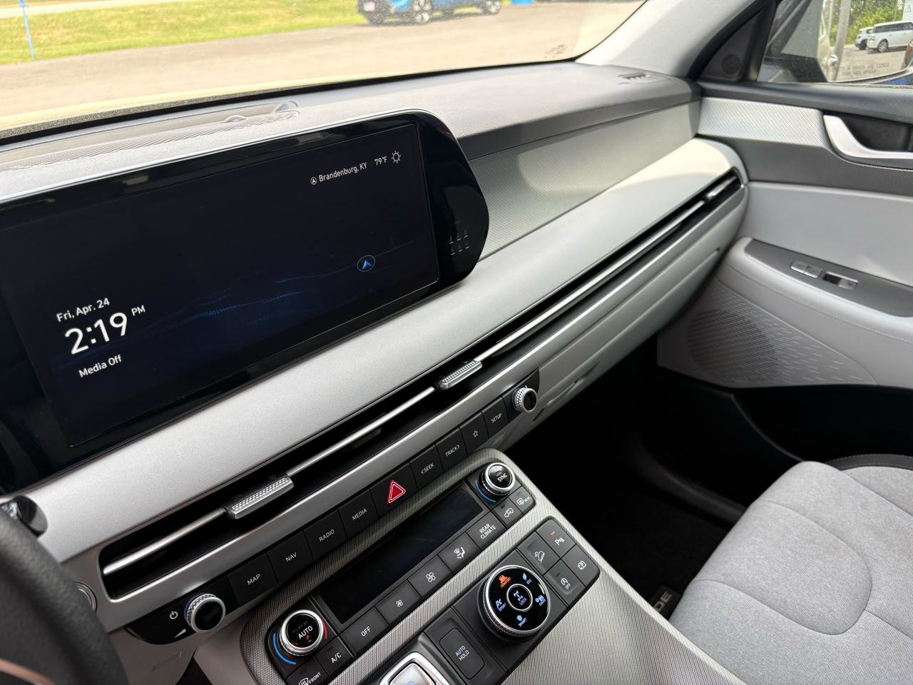 Used 2025 Hyundai Palisade SE AWD/4WD image 15