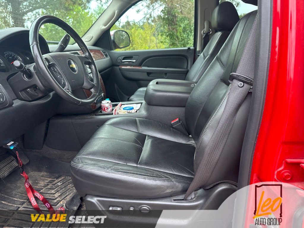 Used 2010 Chevrolet Avalanche LT w/ Luxury Package AWD/4WD image 4
