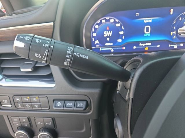 Used 2023 Chevrolet Suburban High Country image 28