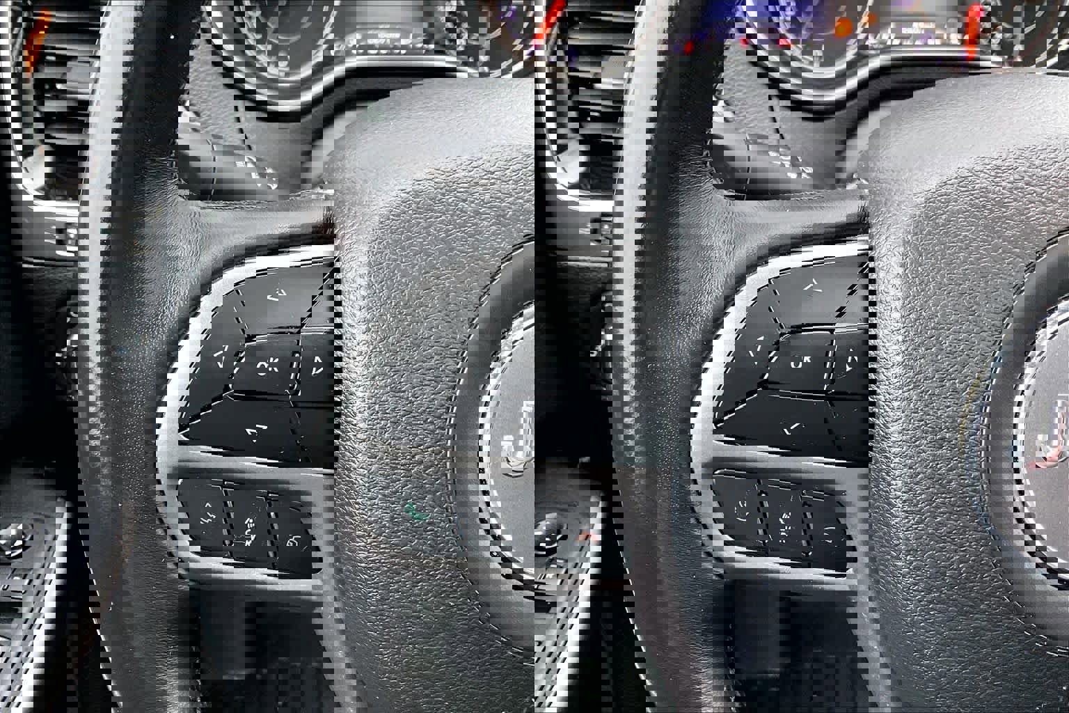 Used 2019 Jeep Cherokee Limited image 23