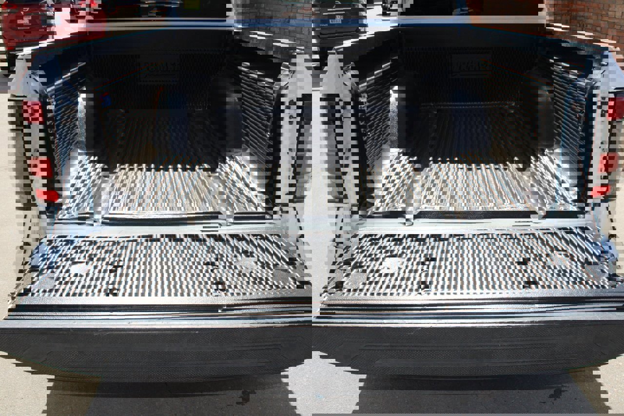 Used 2023 Nissan Frontier SV image 25