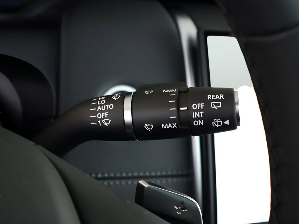 Used 2025 Land Rover Discovery Sport Dynamic SE AWD/4WD image 69