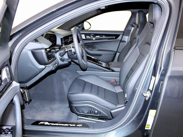 New 2025 Porsche Panamera 4 image 5