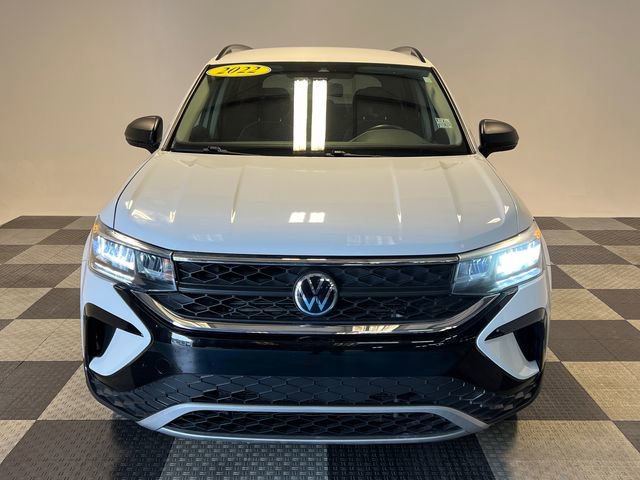 Used 2022 Volkswagen Taos S image 2