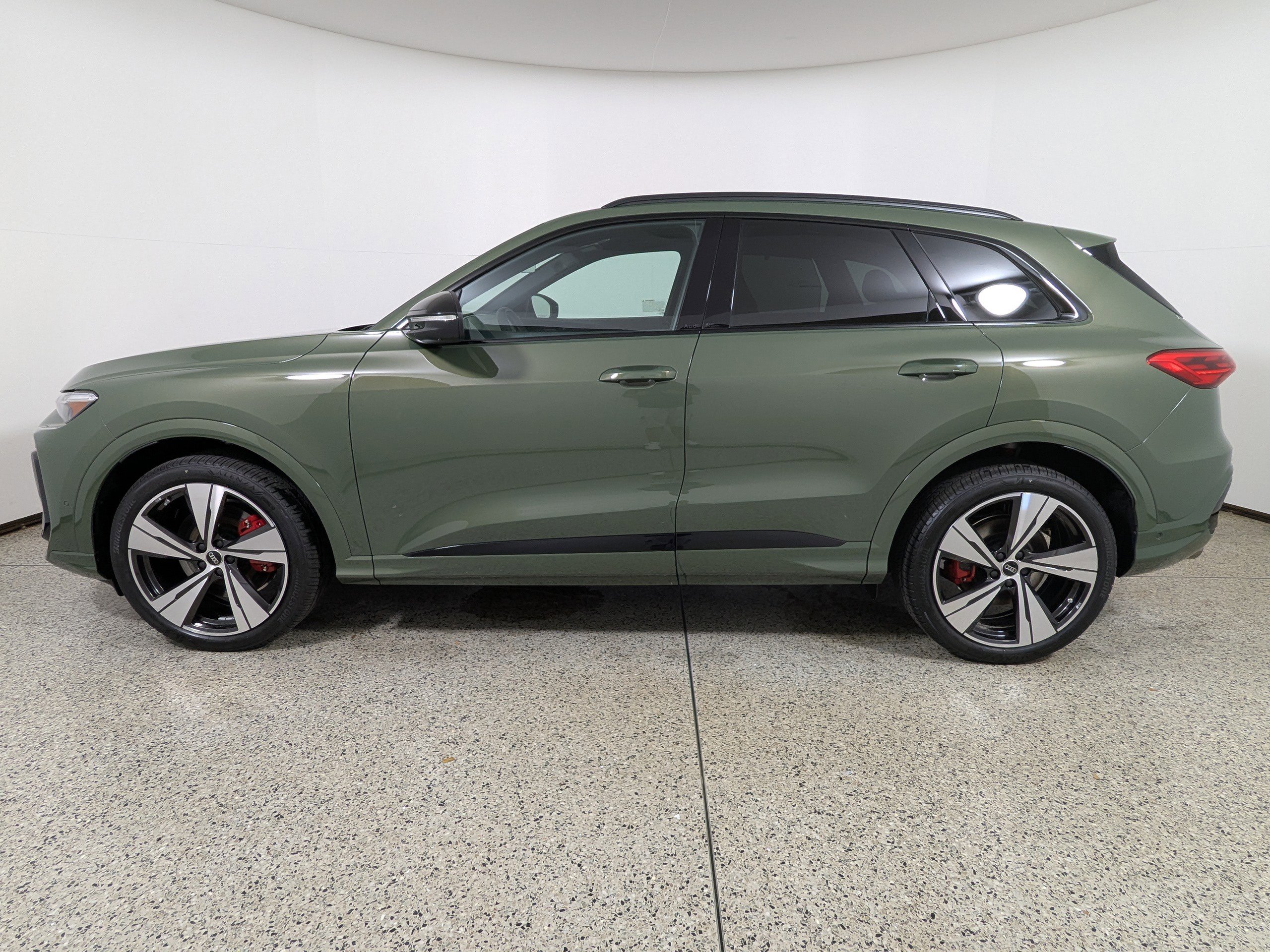 New 2025 Audi SQ5 Premium Plus image 4