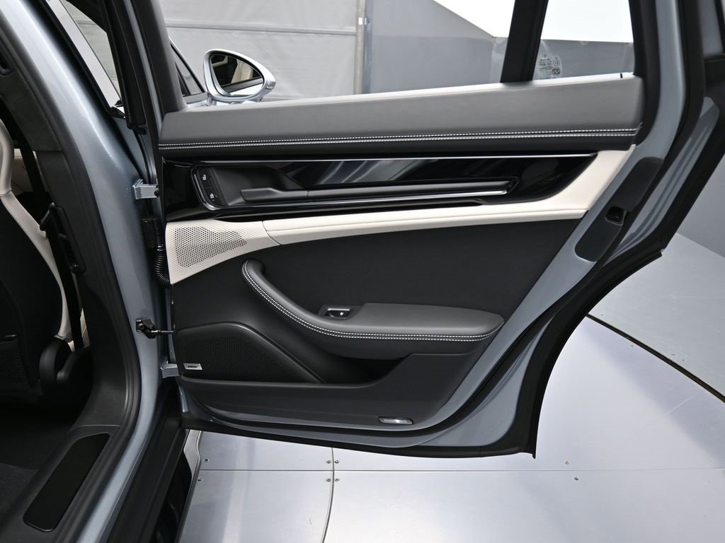 New 2026 Porsche Panamera GTS image 27