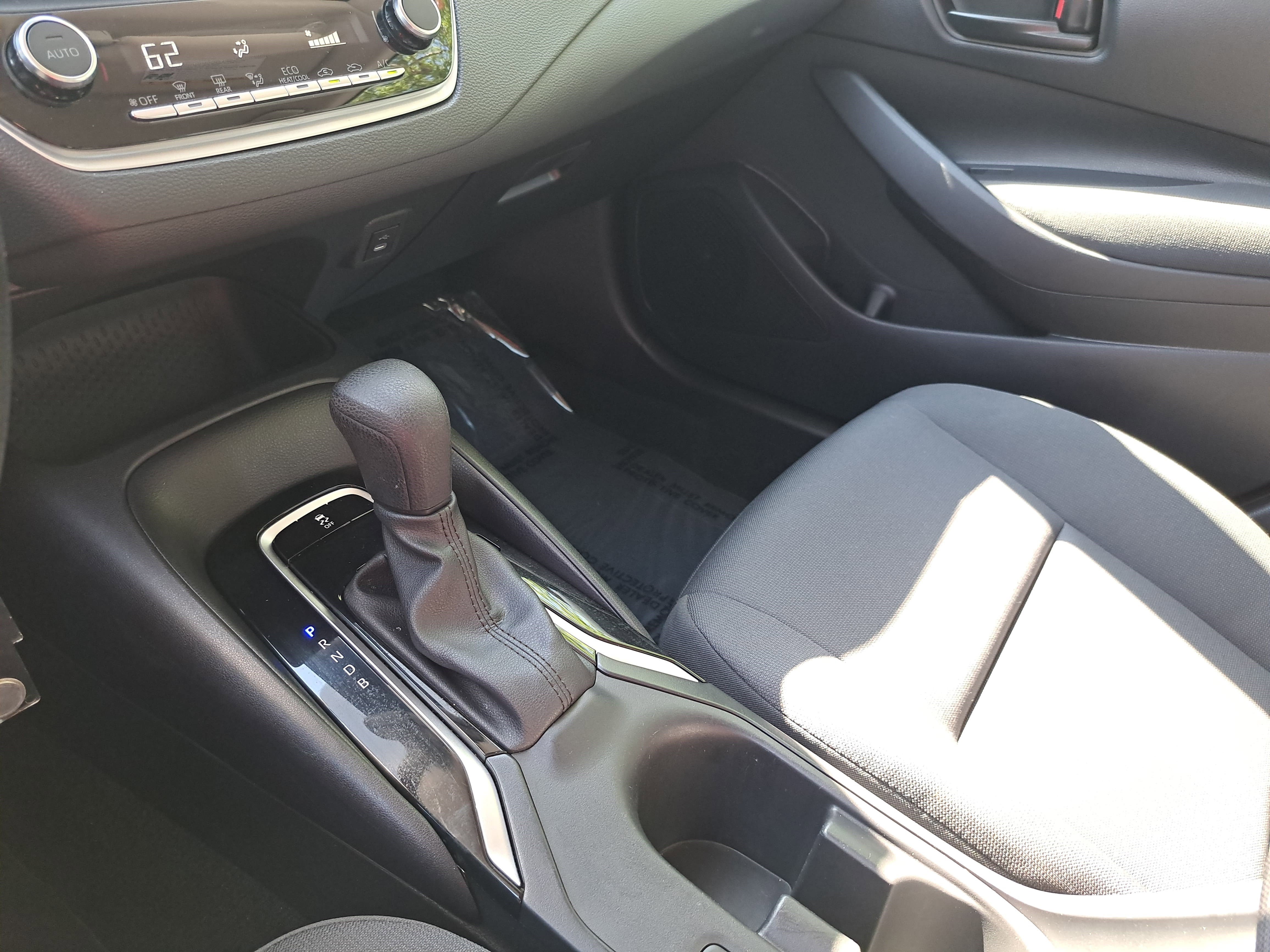 Used 2024 Toyota Corolla LE FWD image 23