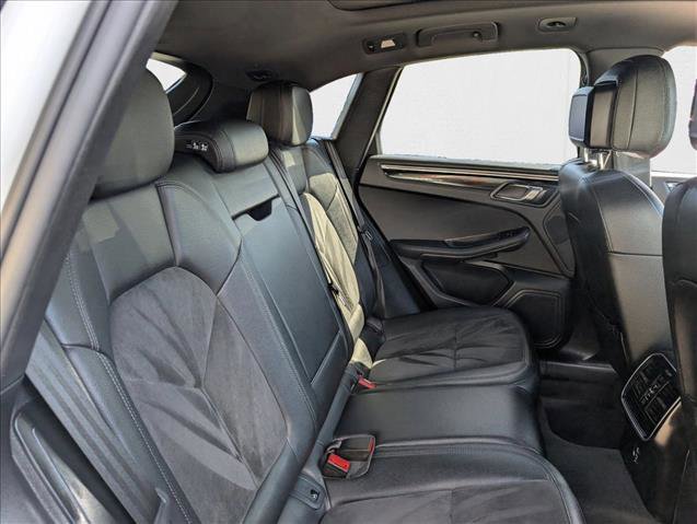 Used 2020 Porsche Macan image 17
